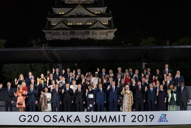 G20 - Photo Family Brigitte Macron, French President Emmanuel Macron, Indonesia s President Joko Widodo, Canada s Prime Minister Justin Trudeau and wife Sophie Gregoire, Donald Tusk, Giuseppe Conte, South Africa s President Cyril Ramaphosa, Spanish Prime Minister, Pedro Sanchez, and his wife Begona Gomez, China s President Xi Jinping, Germany s Chancellor Angela Merkel, Russia s President Vladimir Putin, Saudi Arabia s Crown Prince Mohammed bin Salman, Japan s Prime Minister Shinzo Abe s wife Akie Abe and Japan s Prime Minister Shinzo Abe and UA President Donald Trump, Turkey President Recep Tayyip Erdo& 287;an and his wife during family photo session on the first day of the G20 summit in Osaka, Japan on June 28, 2019. Photo by Jacques Witt  Copyright: xWittxJacques Pool ABACAx 689666_033 WittxJacques Pool ABACAx 689666_033