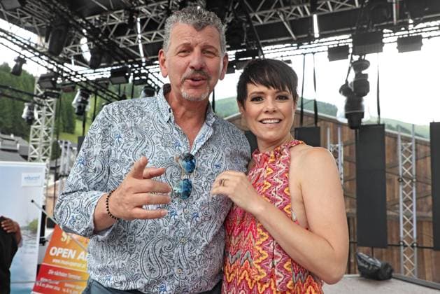 ORF Wenn die Musi spielt . Sänger Semino Rossi und Sängerin Francine Jordi am Rande von Proben zum Musik Open Air Wenn die Musi spielt am 23.06.2023 in Bad Kleinkirchheim. 20230623SBK0021
