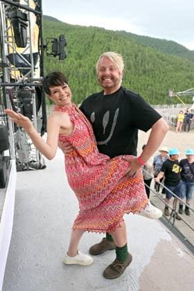 ORF Wenn die Musi spielt . Sängerin Francine Jordi und Sänger Ross Antony am Rande von Proben zum Musik Open Air Wenn die Musi spielt am 23.06.2023 in Bad Kleinkirchheim. 20230623SBK0026