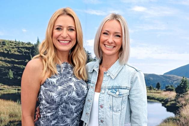 ORF Wenn die Musi spielt . Sängerin Stefanie Hertel und Christin Stark am Rande von Proben zum Musik Open Air Wenn die Musi spielt am 23.06.2023 in Bad Kleinkirchheim. 20230623SBK0035