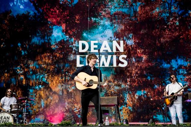 Dean Lewis live at Tinderbox 2023, Odense, Denmark Odense, Denmark. 24th, June 2023. The Australian singer and songwriter Dean Lewis performs a live concert during the Danish music festival Tinderbox 2023 in Odense. Odense Denmark  Copyright: xGonzalesxPhoto LassexLagonix