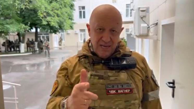 June 24, 2023, Rostov-on-Don, Donetsk Oblast, Ukraine: A screen grab of Russian YEVGENY PRIGOZHIN, owner of the Wagner Group mercenaries, broadcasting from inside the Russian Military Southern District headquarters. Prigozhin launched a rebellion against Moscow accusing the government of lying to the nation and corruption. Rostov-on-Don Ukraine - ZUMAp138 20230624_zaa_p138_005 Copyright: xPoolx WagnerxGroupx