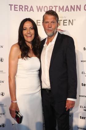 24.06.2023, Halle (Westfalen), Red Carpet Veranstaltung im Rahmen der 30. TERRA WORTMANN OPEN, ATP500, OWL Arena, Halbfinaltag: Schauspielerin Bettina Zimmermann mit Ehemann Schauspieler Kai Wiesinger Nordrhein-Westfalen Deutschland