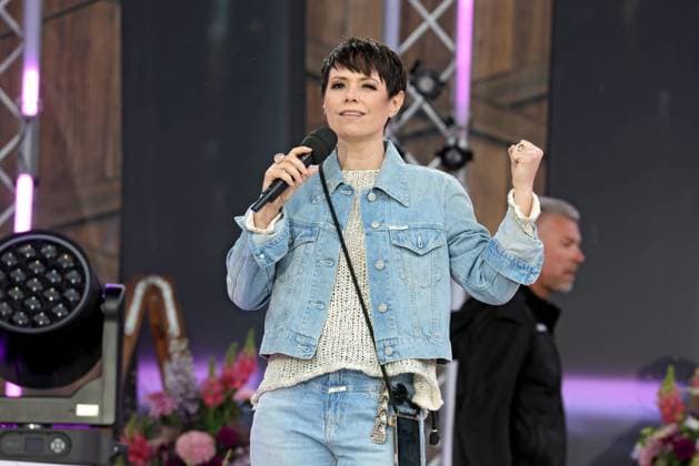 ORF Wenn die Musi spielt . Sängerin Francine Jordi wärhend Proben zum Musik Open Air Wenn die Musi spielt am 23.06.2023 in Bad Kleinkirchheim. 20230623SBK0381