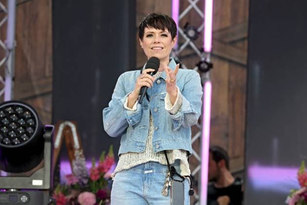 ORF Wenn die Musi spielt . Sängerin Francine Jordi wärhend Proben zum Musik Open Air Wenn die Musi spielt am 23.06.2023 in Bad Kleinkirchheim. 20230623SBK0383