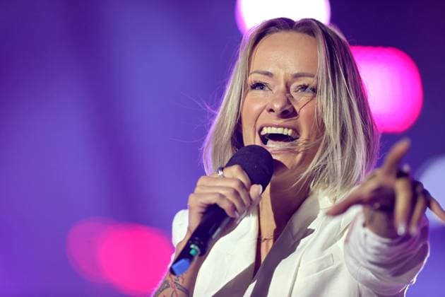 ORF Wenn die Musi spielt . Sängerin Christin Stark wärhend Proben zum Musik Open Air Wenn die Musi spielt am 23.06.2023 in Bad Kleinkirchheim. 20230623SBK0134