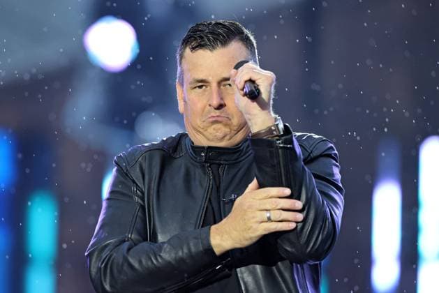ORF Wenn die Musi spielt . Sänger Marc Pircher wärhend Proben zum Musik Open Air Wenn die Musi spielt am 23.06.2023 in Bad Kleinkirchheim. 20230623SBK0215