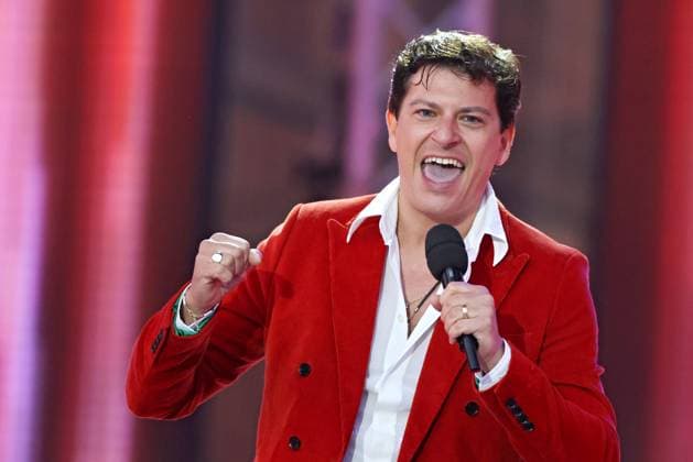 ORF Wenn die Musi spielt . Sänger Patrizio Buanne wärhend Proben zum Musik Open Air Wenn die Musi spielt am 23.06.2023 in Bad Kleinkirchheim. 20230623SBK0197