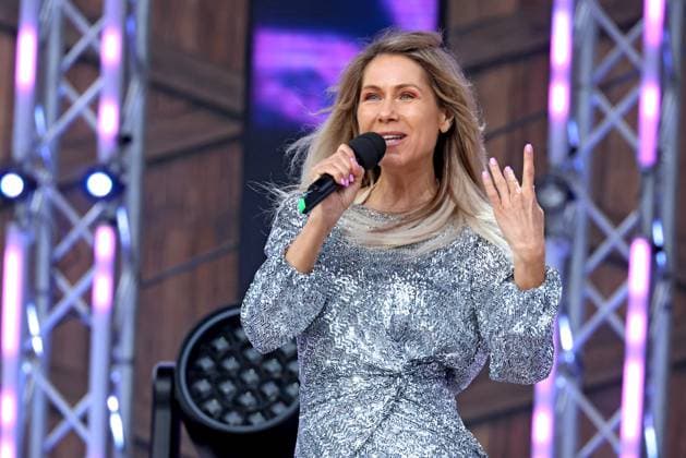 ORF Wenn die Musi spielt . Sängerin Simone Stelzer wärhend Proben zum Musik Open Air Wenn die Musi spielt am 23.06.2023 in Bad Kleinkirchheim. 20230623SBK0314