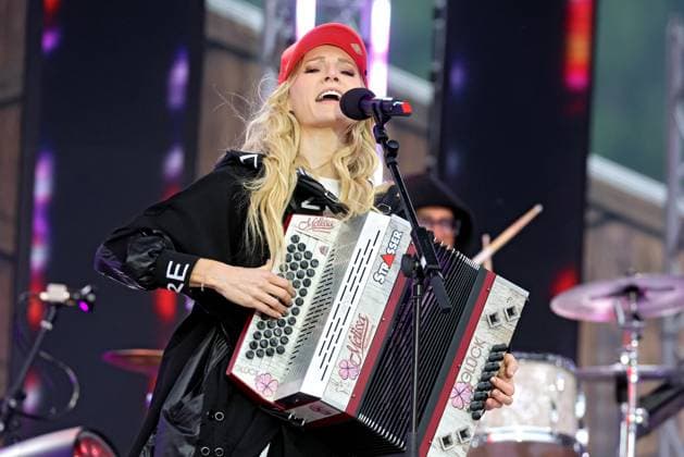 ORF Wenn die Musi spielt . Sängerin Melissa Naschenweng wärhend Proben zum Musik Open Air Wenn die Musi spielt am 23.06.2023 in Bad Kleinkirchheim. 20230623SBK0342