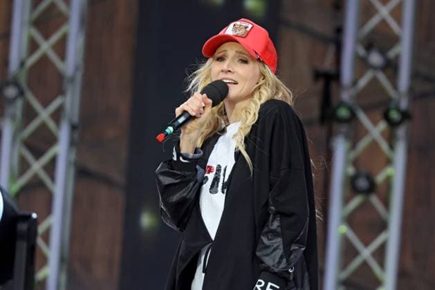 ORF Wenn die Musi spielt . Sängerin Melissa Naschenweng wärhend Proben zum Musik Open Air Wenn die Musi spielt am 23.06.2023 in Bad Kleinkirchheim. 20230623SBK0332