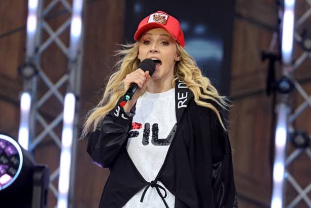 ORF Wenn die Musi spielt . Sängerin Melissa Naschenweng wärhend Proben zum Musik Open Air Wenn die Musi spielt am 23.06.2023 in Bad Kleinkirchheim. 20230623SBK0334