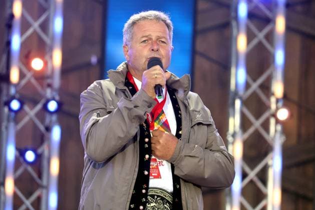 ORF Wenn die Musi spielt . Sänger Norbert Rier ( Kastelruther Spatzen ) wärhend Proben zum Musik Open Air Wenn die Musi spielt am 23.06.2023 in Bad Kleinkirchheim. 20230623SBK0359