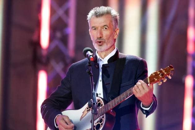 ORF Wenn die Musi spielt . Sänger Oswald Sattler wärhend Proben zum Musik Open Air Wenn die Musi spielt am 23.06.2023 in Bad Kleinkirchheim. 20230623SBK0164