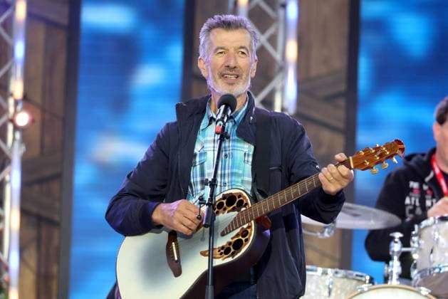ORF Wenn die Musi spielt . Sänger Oswald Sattler wärhend Proben zum Musik Open Air Wenn die Musi spielt am 23.06.2023 in Bad Kleinkirchheim. 20230623SBK0361