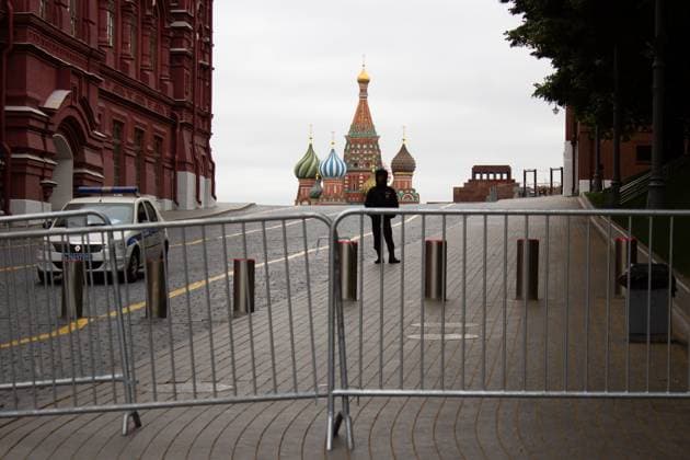 June 24, 2023, Moscow, Russia: A policeman stands on guard at the closed Red Square in Moscow. On the morning of June 24, the center of the Russian capital was in a peaceful state despite the advance of the Wagner mercenaries towards the city. However, some public places were closed, and all public events were canceled. On June 23, Prigozhin, the group s chief, accused Russian government troops and Defense Minister Sergei Shoigu of purposefully shelling his mercenaries on the frontline with Ukraine. Then, Prigozhin announced he was going to Moscow with his mercenaries to hold the culprits accountable. Russia s President Putin mobilized the Russian troops to put down what he called an armed rebellion. As of 10pm Moscow time, Wagner Group - ZUMAs197 20230624_zaa_s197_245 Copyright: xVladxKarkovx