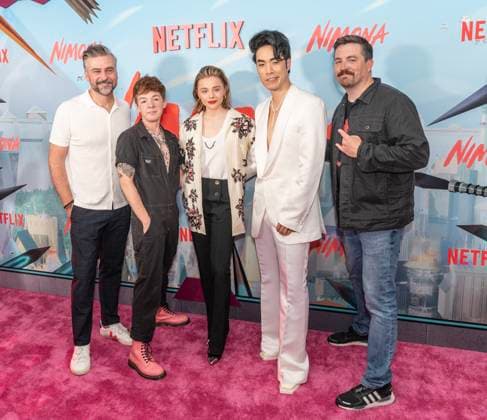 Entertainment Themen der Woche KW25 Entertainment Bilder des Tages New York Special Screening of Netflix s Nimona Troy Quane, ND Stevenson, Chloe Grace Moretz, Eugene Lee Yang, Nick Bruno attend special screening of Netflix s Nimona in New York at AMC Lincoln Square New York New York United States Copyright: LevxRadin