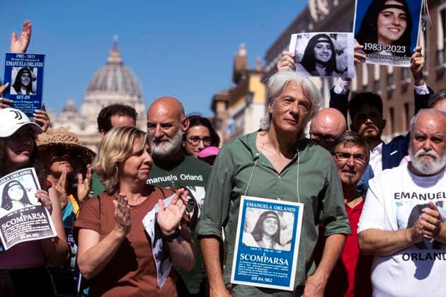 Bilder des Jahres 2023, News June 06 News Themen der Woche KW25 News Bilder des Tages June 25, 2023, ROMA, ITALIA: Pietro Orlandi (R-2), Emanuela s brother, attends the sit-in for the 40th anniversary of the disappearance of Emanuela Orlandi in Conciliazione street near San Pietro square, Vatican City, 25 June 2023. Emanuela Orlandi, a 15-year-old Vatican citizen, disappeared on 22 June 1983, while the girl was returning home after music lessons. ANSA ANGELO CARCONI ROMA ITALIA  - ZUMAa110 20230625_zaf_a110_003 Copyright: xAngeloxCarconix