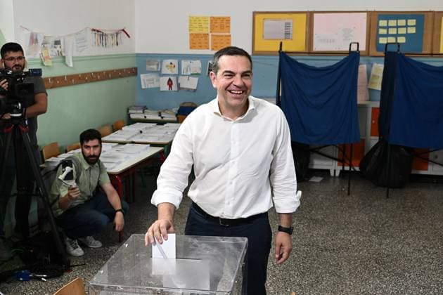 Griechenland, Parlamentswahlen (230625) -- ATHENS, June 25, 2023 -- Alexis Tsipras, leader of Greece s main opposition party, SYRIZA-Progressive Alliance, casts his ballot at a polling station in Athens, Greece, June 25, 2023. A second general election was held in Greece on Sunday. (Photo by Xinhua) GREECE-ATHENS-GENERAL ELECTION MariosxLolos 
