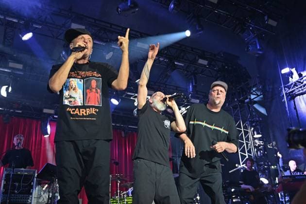 Entertainment Themen der Woche KW25 Entertainment Bilder des Tages Die Fantastischen Vier, auch Fanta 4, sind eine deutsche Hip-Hop-Gruppe aus Stuttgart. Die Mitglieder sind Michael Bernd Schmidt alias Smudo, Thomas Duerr alias Hausmeister Thomas D und Michael Beck alias Michi Beck bzw. Dee Jot Hausmarke. live,Konzert,Buehne stage,Tollwood Festival am 25.06.2023 *** The Fantastischen Vier, also Fanta 4, are a German hip hop group from Stuttgart The members are Michael Bernd Schmidt alias Smudo, Thomas Duerr alias janitor Thomas D and Michael Beck alias Michi Beck or Dee Jot house brand live,concert,stage,Tollwood Festival on 25 06 2023