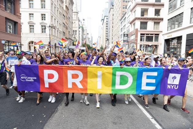 News Themen der Woche KW25 June 25, 2023, NEW YORK, NEW YORK, USA: NOVA YORK, EUA, 25.06.2023 - PARADA-EUA - Participantes da Marcha do Orgulho LGBTQIA+ em 25 de junho de 2023 na cidade de Nova York. Heritage of Pride organiza o evento e apoia a igualdade de direitos para diversas comunidades sem discriminaoÂßoÂ£o NEW YORK USA - ZUMAc233 20230625_zsp_c233_028 Copyright: xVanessaxCarvalhox