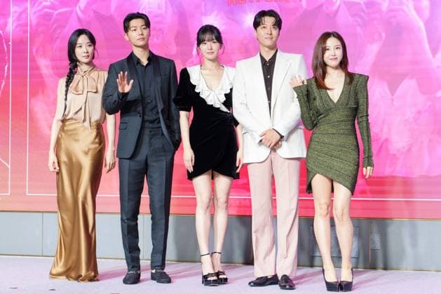 Entertainment Themen der Woch KW26 Bilder des Jahres 2023, Entertainment 06 Juni Entertainment Bilder des Tages Netflix series Celebrity press conference SEOUL, SOUTH KOREA, JUN 26: South Korean actors Lee Chung-ah, Kang Min-hyuk, Park Gyu-young, Lee Dong-gun, Jun Hyo-seong during Netflix series Celebrity press conference at the Hotel Naru in Seoul, South Korea, on June 26, 2023. Seoul the Hotel Naru South Korea 7898_272608 Copyright: xStevexChoxKyewoong PentaxPressx