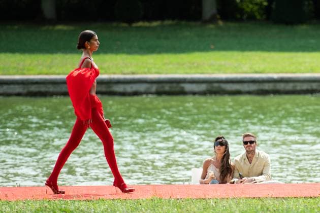 Entertainment Themen der Woch KW26 Bilder des Jahres 2023, Entertainment 06 Juni Entertainment Bilder des Tages PFW Jacquemus Front Row Victoria Beckham and David Beckham attending the Jacquemus Menswear Spring Summer 2024 show as part of Paris Fashion Week in Paris, France on June 26, 2023. Photo by Aurore Marechal ABACAPRESS.COM Paris France  Copyright: xMarechalxAurore ABACAx 858450_034 MarechalxAurore ABACAx 858450_034