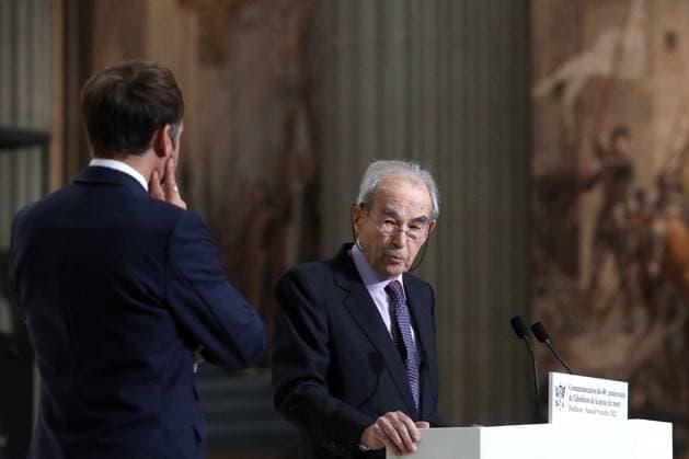Commemoration Of The 40th Anniversary Of The Abolition Of The Death Penalty - Paris Le prÃ sident de la rÃ publique, Emmanuel Macron et Robert Badinter durant la CommÃ moration du quarantieme anniversaire de l abolition de la peine de mort, au PanthÃ on Ã Paris, France, le 9 octobre 2021. French President Emmanuel Macron and Robert Badinter during the commemoration of the 40th anniversary of the abolition of the death penalty at the Pantheon in Paris, France, October 9th, 2021. Photo by Stephane Lemouton Pool ABACAPRESS.COM Paris France  Copyright: xLemoutonxStephane Pool ABACAx 783913_050 LemoutonxStephane Pool ABACAx 783913_050