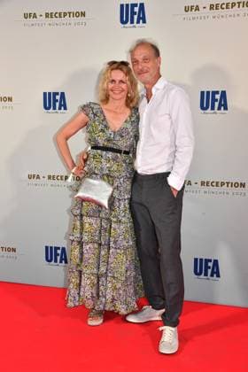 Martin Brambach und seine Ehefrau Christine Sommer beim UFA Reception Event am 26.06.2023 im Rahmen vom Filmfest Muenchen UFA Reception beim Filmfest Muenchen 2023 *** Martin Brambach and his wife Christine Sommer at the UFA Reception Event on 26 06 2023 at Filmfest Muenchen UFA Reception at Filmfest Muenchen 2023 