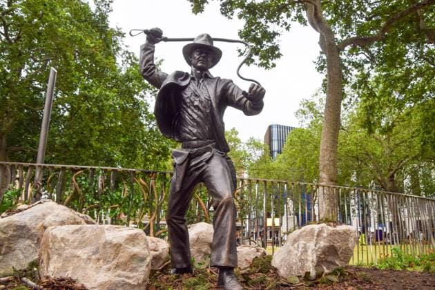 Entertainment Themen der Woch KW26 Bilder des Jahres 2023, Entertainment 06 Juni Entertainment Bilder des Tages June 28, 2023, London, England, United Kingdom: A new sculpture of Indiana Jones has been unveiled in Leicester Square, part of the permanent statue trail Scenes In The Square featuring famous film characters. The unveiling of the statue coincides with the UK opening of Indiana Jones and the Dial of Destiny. London United Kingdom - ZUMAv130 20230628_zip_v130_007 Copyright: xVukxValcicx