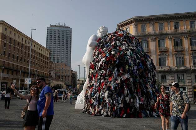 News Themen der Woche KW26 Bilder des Jahres 2023, News 06 Juni The Venus Of Rags By Michelangelo Pistoletto - Naples The Venus of Rags by Michelangelo Pistoletto installation placed in Piazza Municipio completely open and usable. Naples, Italy on June 28, 2023. Photo by Salvatore Laporta KONTROLAB IPA ABACAPRESS.COM Naples Campania Italy  Copyright: xLaportaxSalvatore IPA ABACAx 858853_008 LaportaxSalvatore IPA ABACAx 858853_008