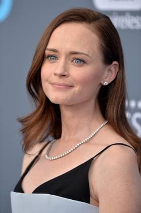 23rd Annual Critics Choice Awards Arrivals - LA Alexis Bledel attends The 23rd Annual Critics Choice Awards at Barker Hangar on January 11, 2018 in Santa Monica, Los Angeles, CA, USA. Photo by Lionel Hahn ABACAPRESS.COM Los Angeles CA United States  Copyright: xHahnxLionel ABACAx 621279_334 HahnxLionel ABACAx 621279_334