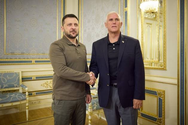 News Themen der Woche KW26 Bilder des Jahres 2023, News 06 Juni News Bilder des Tages President of Ukraine Volodymyr Zelenskyy meets with former Vice President of the United States, Mike Pence, in Kyiv, on Thursday, June 29, 2023. Pence told Zelensky that the United States would continue to stand with Ukraine until victory is achieved. Photo via Ukrainian Presidential Press Office  WAX2023062901 UKRAINIANxPRESIDENTIALxPRESSxOFF