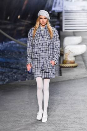 Chanel Cruise Collection Runway - Paris Stella Maxwell walks the runway during the Chanel Cruise 2018 2019 Collection at Le Grand Palais on May 3, 2018 in Paris, France. Photo by Laurent Zabulon ABACAPRESS.COM  Copyright: xZabulonxLaurent ABACAx 635336_003 ZabulonxLaurent ABACAx 635336_003