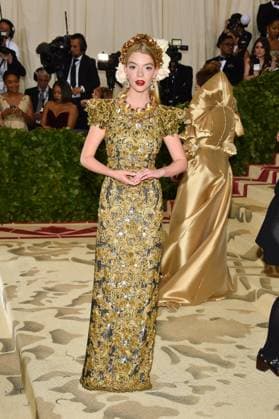 Anya Taylor-Joy, Archivbilder Met Gala 2018 - NYC Anya Taylor-Joy attending the Costume Institute Benefit at The Metropolitan Museum of Art celebrating the opening of Heavenly Bodies: Fashion and the Catholic Imagination. The Metropolitan Museum of Art, New York City on May 7, 2018. Photo by Lionel Hahn ABACAPRESS.COM New York City NY United States  Copyright: xHahnxLionel ABACAx 635742_017 HahnxLionel ABACAx 635742_017
