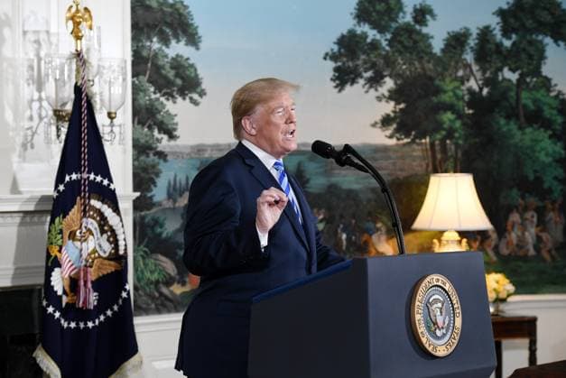 Trump Pulls US Out Of Iran Deal - Washington U.S. President Donald Trump speaks about the Iran nuclear deal, also known as the Joint Comprehensive Plan of Action during an event in the Diplomatic Room of the White House May 8, 2018 in Washington, DC, USA. Photo by Olivier Douliery ANACAPRESS.COM Washington DC United States  Copyright: xDoulieryxOlivier ABACAx 635856_013 DoulieryxOlivier ABACAx 635856_013