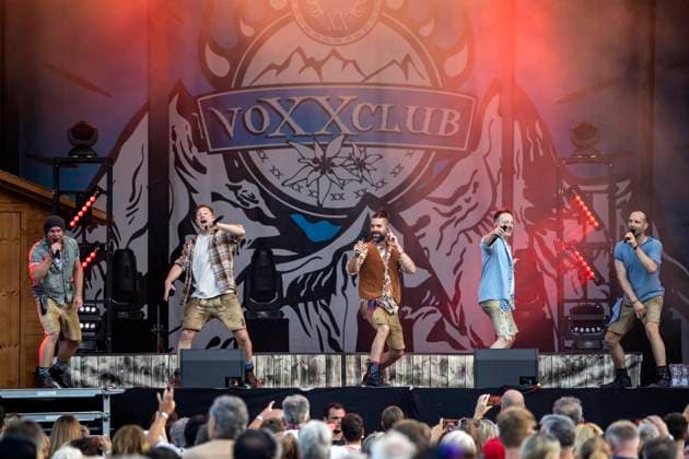 Bilder des Jahres 2023, Entertainment 07 Juli Entertainment Themen der Woch KW26 Entertainment Bilder des Tages Voxxclub live beim Apoldaer Musiksommer 2023 auf des Festwiese der Herressener Promenade. Apolda, 02.07.2023 *** Voxxclub live at the Apoldaer music summer 2023 on the fairground of the Herressener Promenade Apolda, 02 07 2023 Foto:xM.xKremerx xFuturexImage