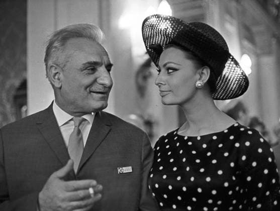 Sophia Loren and Sergo Zakariadze 670006 05.07.1965 Italian star Sophia Loren and Georgian drama and film actor Sergo Zakariadze at the 4th Moscow International Film Festival, July 1965. Mikhail Ozerskiy Sputnik Moscow Russia  Copyright: xMikhailxOzerskiyx