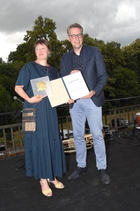 Barbara Yelin Preistraegerin Comiczeichnerin Markus Blume Bayerischer Wissenschenschaft und Kunstminister Muenchen 04.07.2023 Bayerischen Kultursommes im Haus der Kunst Preis.Verleihung Pro meritis scientiae et litterarum Muenchen
