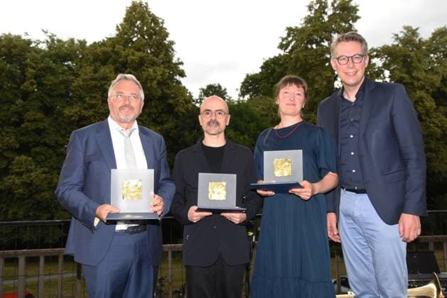 Manfred Rietzler Preistraeger Unternehmer Gruender Goyo Montero Preistraeger Ballettdirektor Staatstheater Nuernberg Barbara Yelin Preistraegerin Comiczeichnerin Markus Blume Bayerischer Wissenschenschaft und Kunstminister Muenchen 04.07.2023 Bayerischen Kultursommes im Haus der Kunst Preis.Verleihung Pro meritis scientiae et litterarum Muenchen
