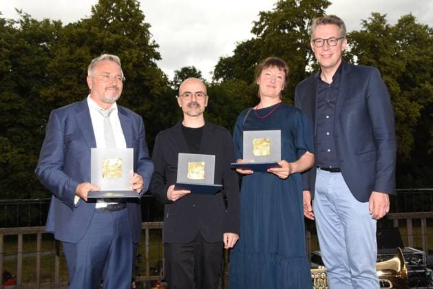 Manfred Rietzler Preistraeger Unternehmer Gruender Goyo Montero Preistraeger Ballettdirektor Staatstheater Nuernberg Barbara Yelin Preistraegerin Comiczeichnerin Markus Blume Bayerischer Wissenschenschaft und Kunstminister Muenchen 04.07.2023 Bayerischen Kultursommes im Haus der Kunst Preis.Verleihung Pro meritis scientiae et litterarum Muenchen