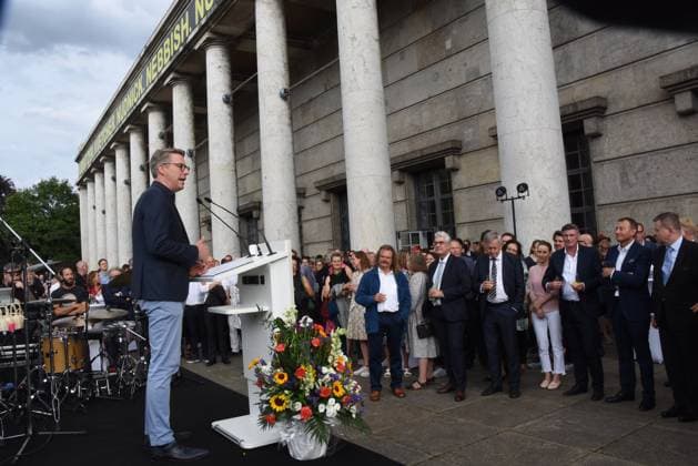 Markus Blume Bayerischer Wissenschenschaft und Kunstminister vor Gaesten Muenchen 04.07.2023 Bayerischen Kultursommes im Haus der Kunst Preis.Verleihung Pro meritis scientiae et litterarum Muenchen