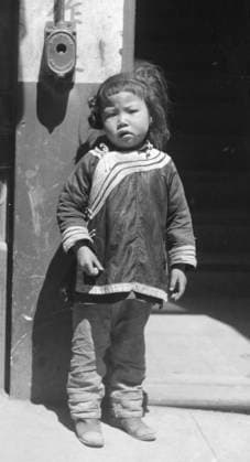 RECORD DATE NOT STATED Child, Chinatown, San Francisco, between 1896 and 1906. Creator: Arnold Genthe. Copyright:xHeritagexArt HeritagexImagesx IMAGO ,2955068 ! ACHTUNG: AUFNAHMEDATUM GESCHÄTZT!  Copyright:HeritagexArt HeritagexImagesx IMAGO