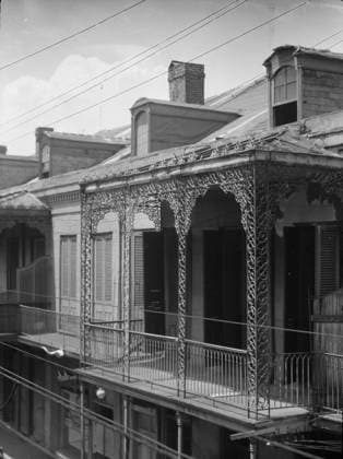 RECORD DATE NOT STATED Upper story of building with wrought iron balconies, New Orleans, between 1920 and 1926. Creator: Arnold Genthe. Copyright:xHeritagexArt HeritagexImagesx IMAGO ,2955120 ! ACHTUNG: AUFNAHMEDATUM GESCHÄTZT!  Copyright:HeritagexArt HeritagexImagesx IMAGO