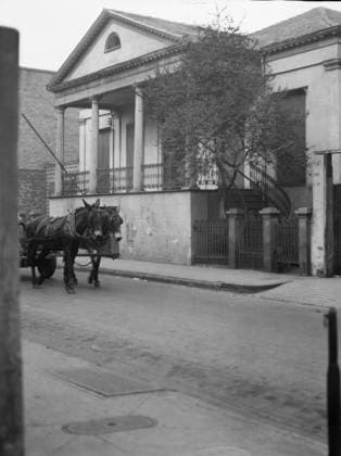 RECORD DATE NOT STATED General Beauregard s house, 1113 Chartres Street, New Orleans, between 1920 and 1926. Creator: Arnold Genthe. Copyright:xHeritagexArt HeritagexImagesx IMAGO ,2955314 ! ACHTUNG: AUFNAHMEDATUM GESCHÄTZT!  Copyright:HeritagexArt HeritagexImagesx IMAGO