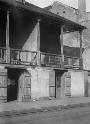 RECORD DATE NOT STATED Madame John s Legacy, 632 Dumaine Street, New Orleans, between 1920 and 1926. Creator: Arnold Genthe. Copyright:xHeritagexArt HeritagexImagesx IMAGO ,2955319 ! ACHTUNG: AUFNAHMEDATUM GESCHÄTZT!  Copyright:HeritagexArt HeritagexImagesx IMAGO
