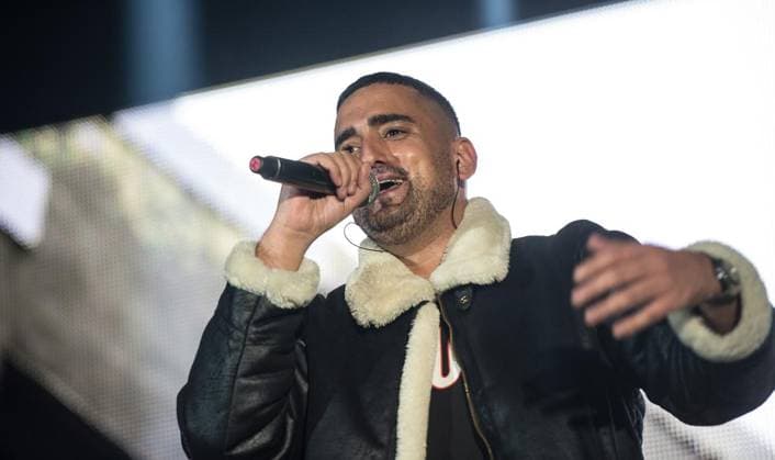 Red Bull Sound Bash *** NUR FÜR REDAKTIONELLE ZWECKE *** EDITORIAL USE ONLY ***<p>Rapper Haftbefehl tritt am 17. Dezember 2015 beim Red Bull Sound Bash in der Grugahalle in Essen auf. Deutschland Nordrhein Westfalen Essen Copyright: SebastianxKonopka *** Red Bull Sound Bash *** ONLY FOR EDITORIAL PURPOSE *** EDITORIAL USE ONLY *** P Rapper Arrest warrant Tritt on 17 December 2015 at Red Bull Sound Bash in the Grugahalle in Food at Germany North Rhine Westphalia Food Copyright SebastianxKonopka Copyright: SebastianxKonopka docnrwhugopicture87436354 EDITORIAL USE ONLY