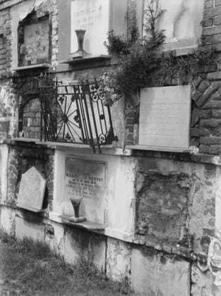 RECORD DATE NOT STATED Wall tombs of the old St. Louis Cemetery, New Orleans, between 1920 and 1926. Creator: Arnold Genthe. Copyright:xHeritagexArt HeritagexImagesx IMAGO ,2955469 ! ACHTUNG: AUFNAHMEDATUM GESCHÄTZT!  Copyright:HeritagexArt HeritagexImagesx IMAGO