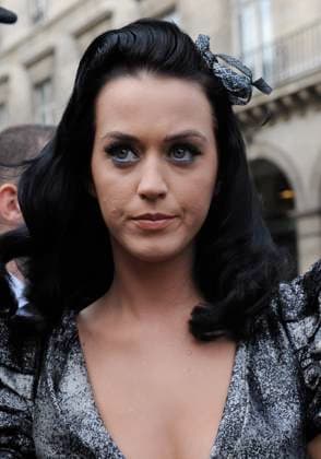 Paris Fashion Week Spring Summer 2010 - Louis Vuitton Arrivals Katy Perry arrives for the Louis Vuitton Spring Summer 2010 fashion show held at the Carre du Louvre in Paris, France on October 7, 2009. Photo by Mousse ABACAPRESS.COM Paris France  Copyright: xMousse ABACAx 204558_012 Mousse ABACAx 204558_012
