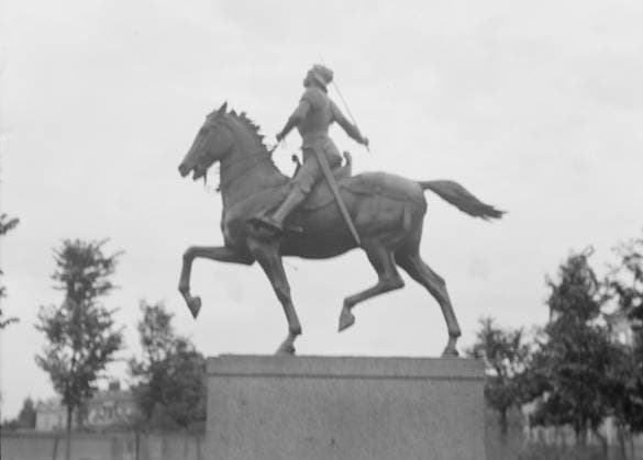 RECORD DATE NOT STATED Joan of Arc - Equestrian statues in Washington, D.C., between 1922 and 1942. Creator: Arnold Genthe. Copyright:x HeritagexImagesx IMAGO ,2956532 ! ACHTUNG: AUFNAHMEDATUM GESCHÄTZT!  Copyright: HeritagexImagesx IMAGO